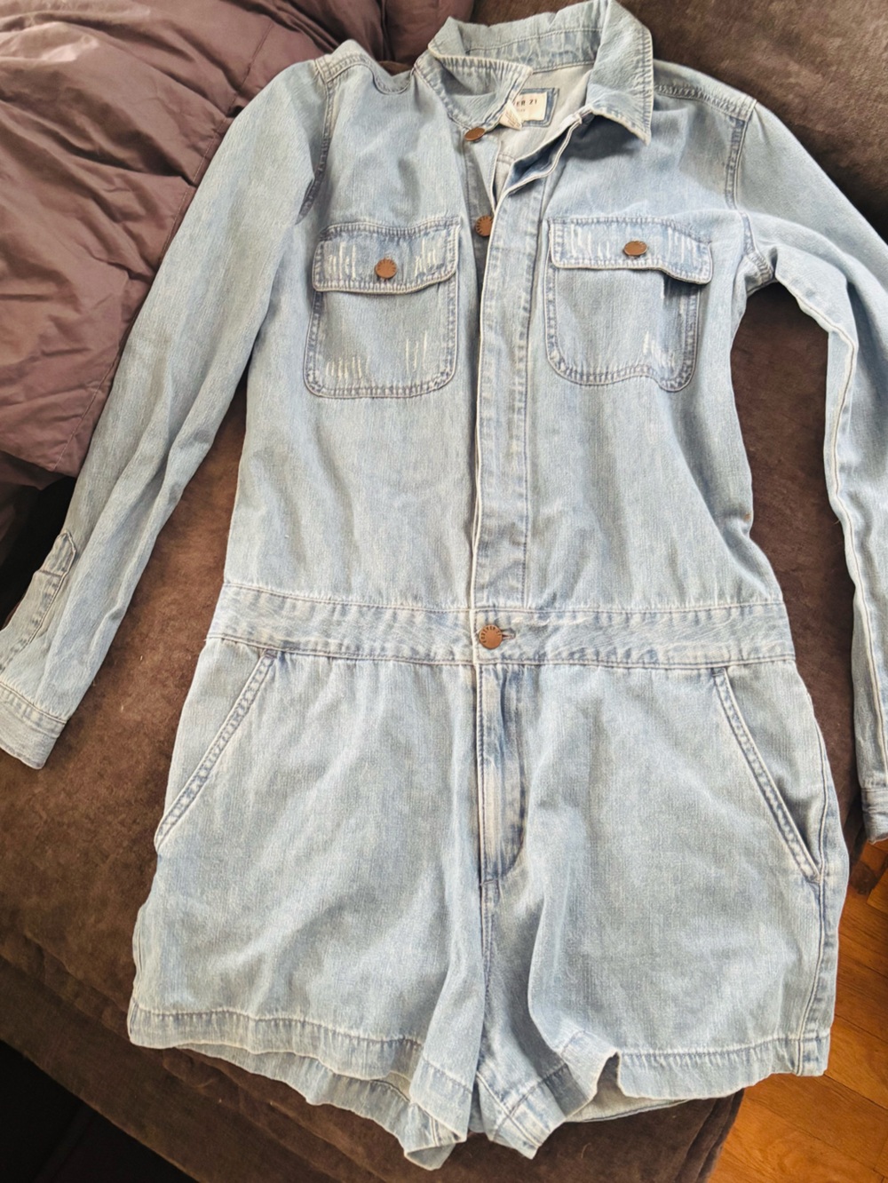 Forever 21 light wash denim long sleeve utility romper, size Medium, EUC